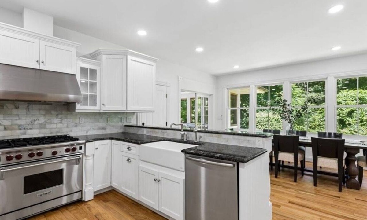 Shelter Island House | Spacious 4-bedroom house in charming Shelter Island with AC