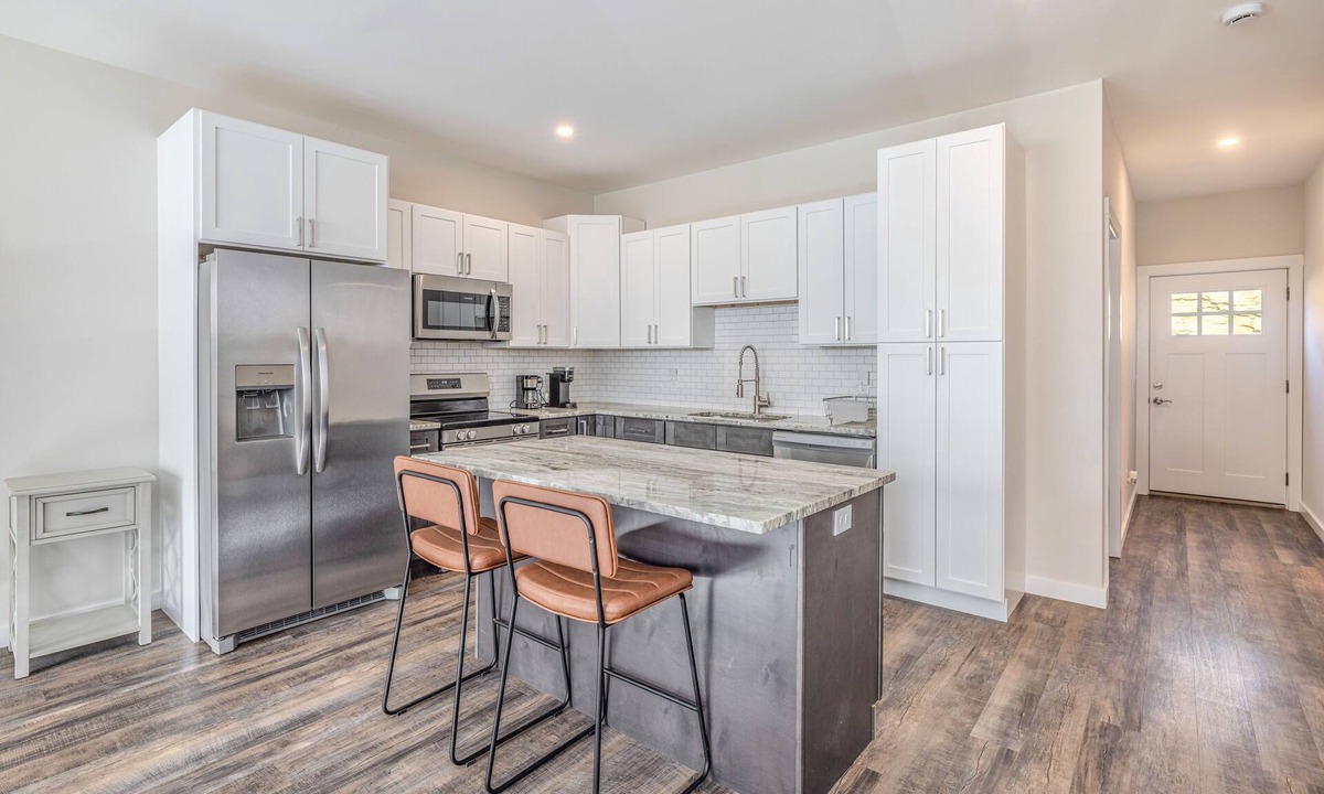 Niantic Condo | Spacious 4-bedroom condo in peaceful Niantic with AC
