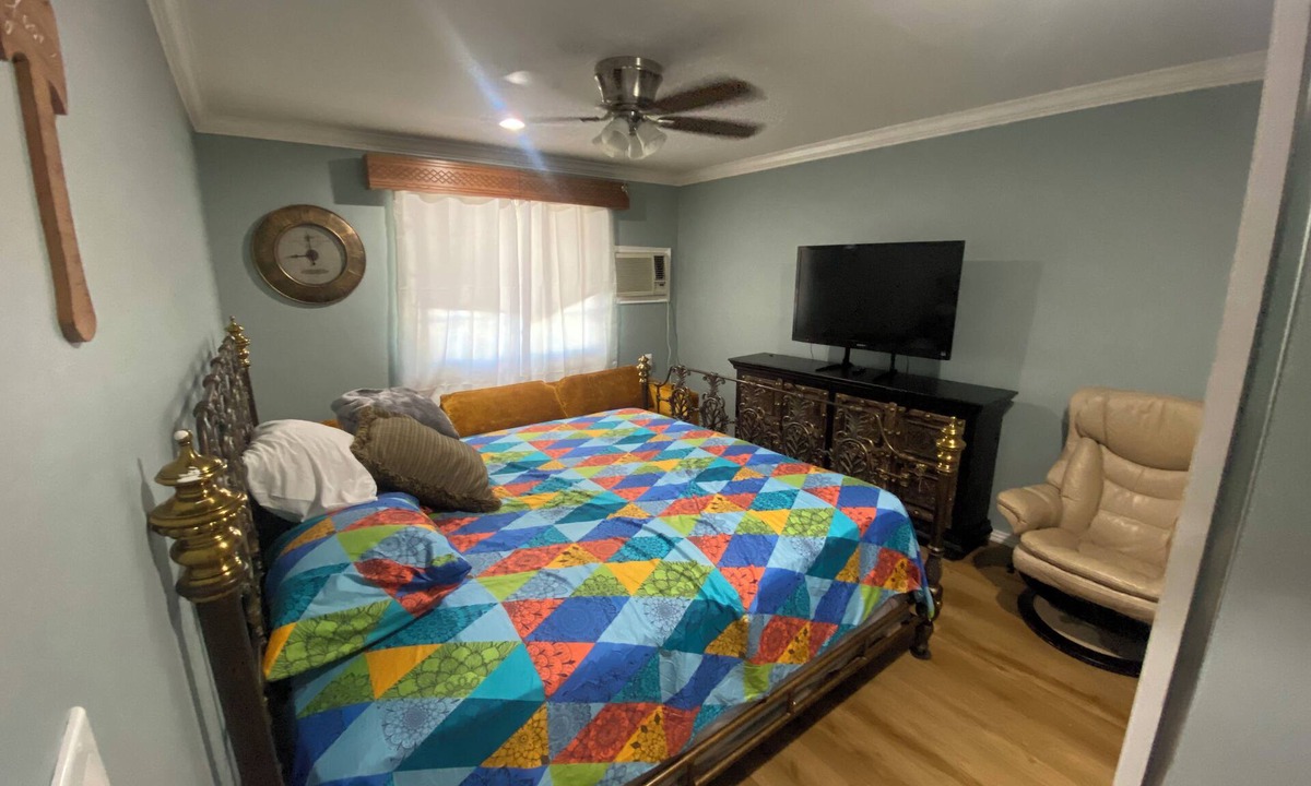 Elmont House | Spacious 5 bed & 2 bath House Near UBS Arena, JFK, and NYC