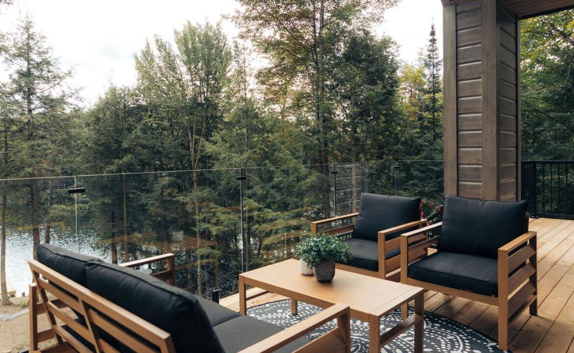 Dysart et al Cottage | Spacious 5-bedrm luxury lake house in Haliburton with sauna, wifi, 2nd cottage +