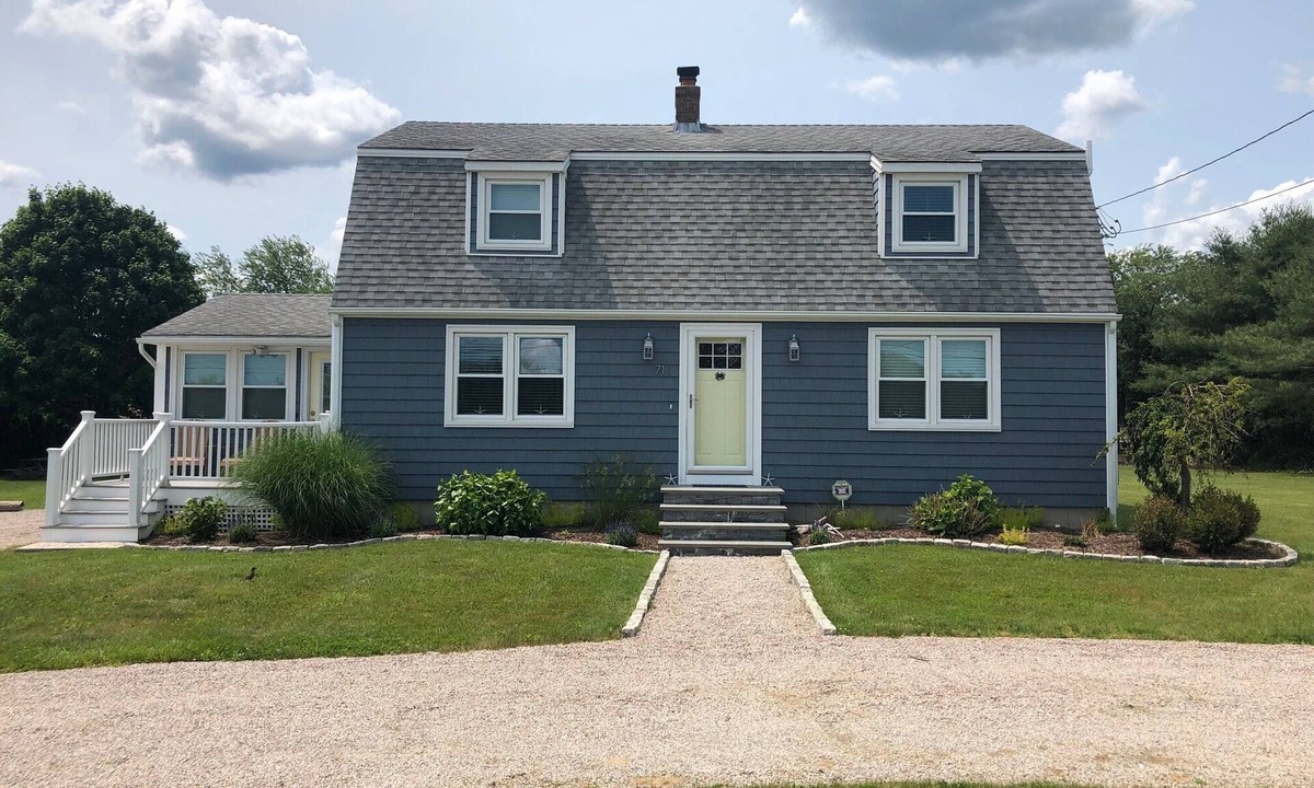 Charlestown House | Spacious 5-bedroom house in wonderful Charlestown with AC & beach pass