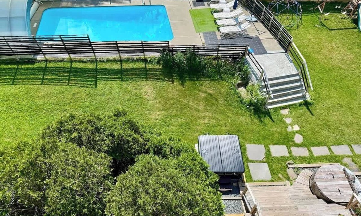 Haines Falls House | Spacious 7BR Lakefront Home with Pool and Sauna