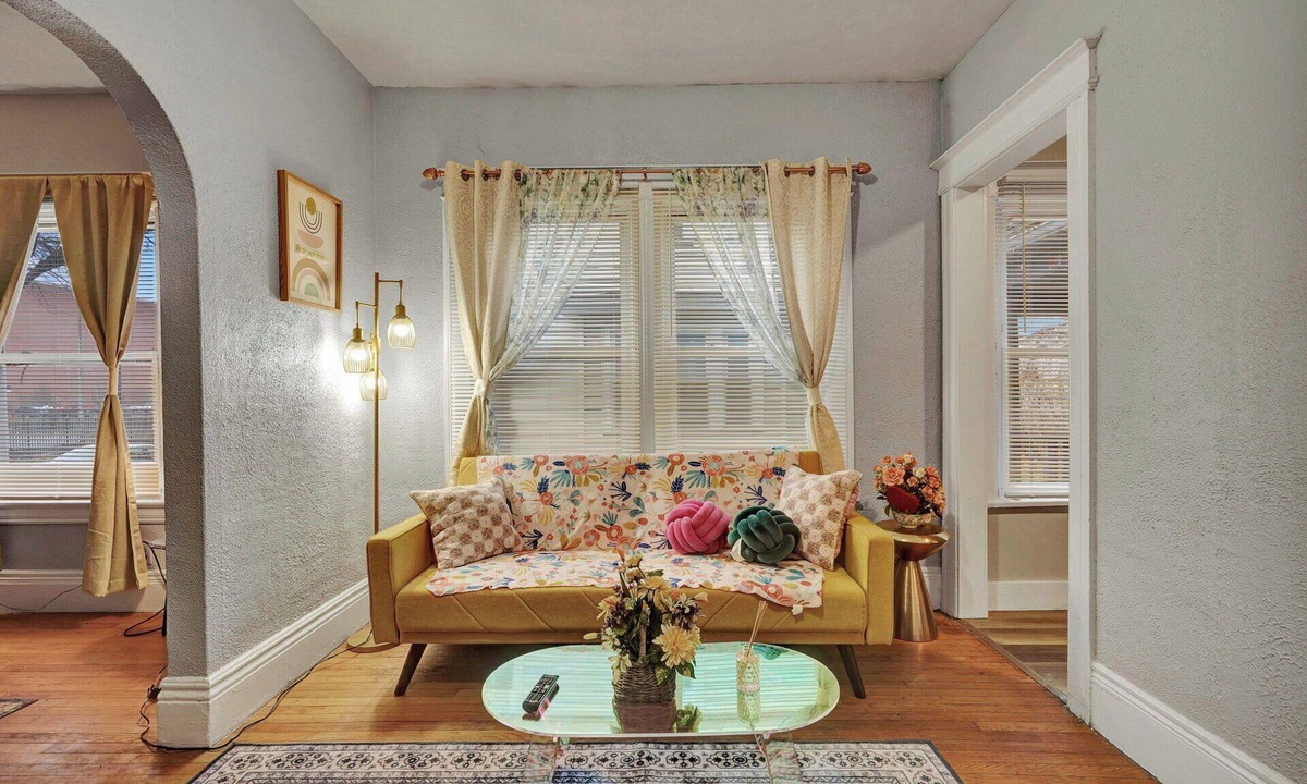 Rochester House | Spacious and cozy home 1 min walk to Kodak Ctr 2bd
