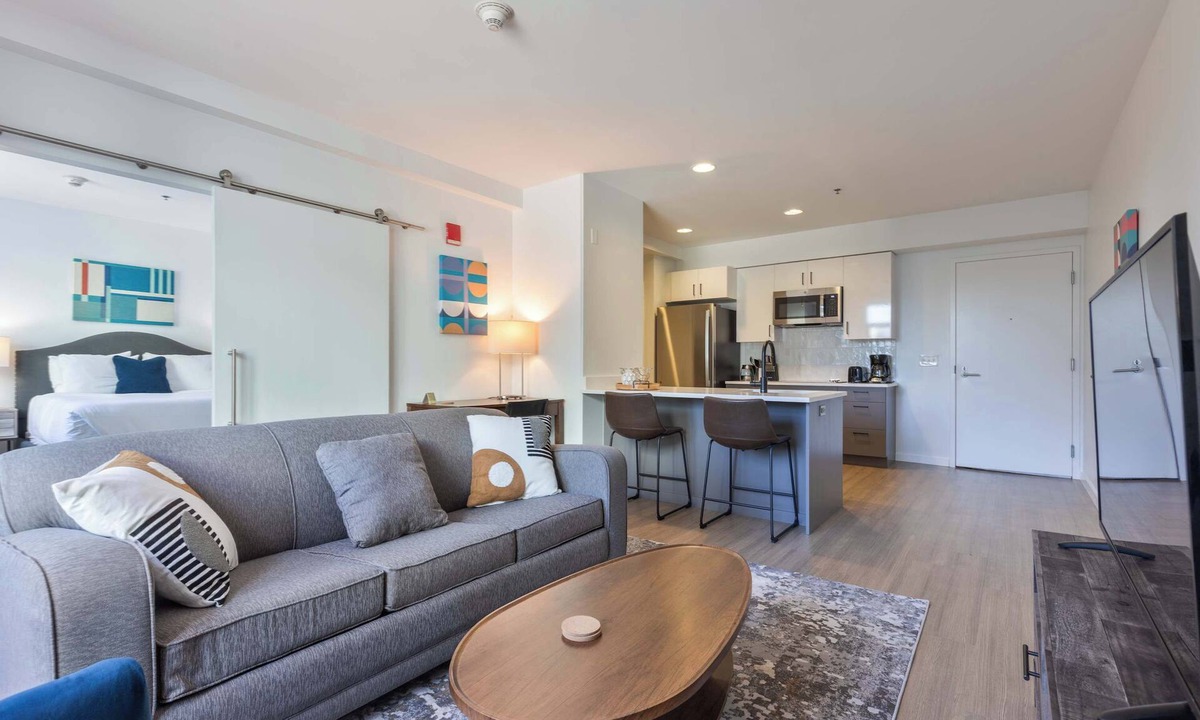 East Cambridge Apartment | Spacious Apartment On Water