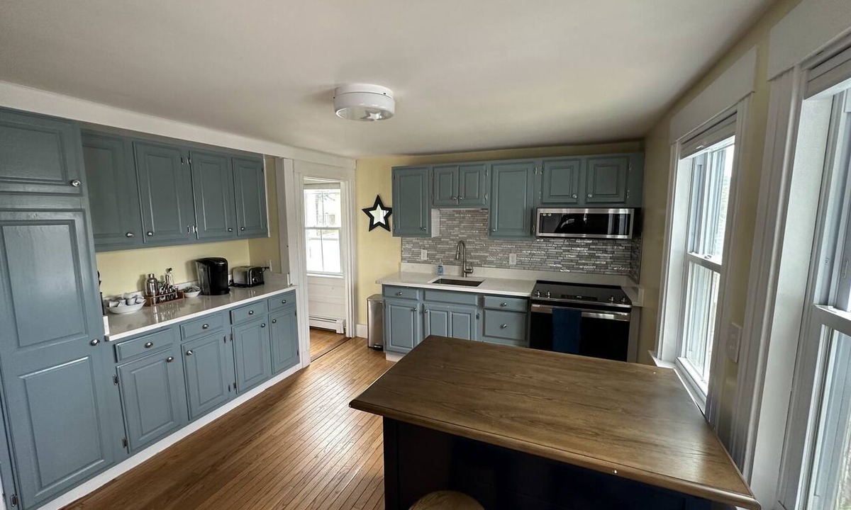 Provincetown Condo | Spacious, bright 3-bedroom, Center of Town with Parking