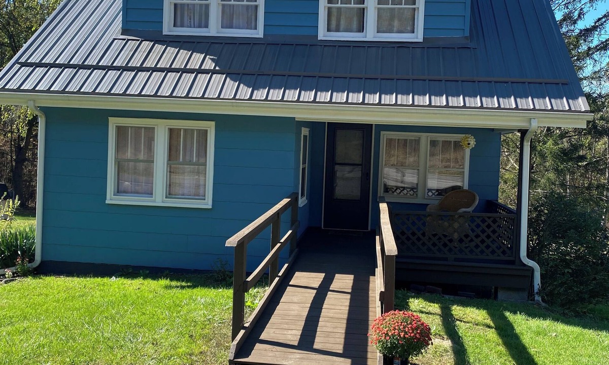 Flinton House | Spacious Cabin 4 bedroom cabin near Glendale Lake and State Park