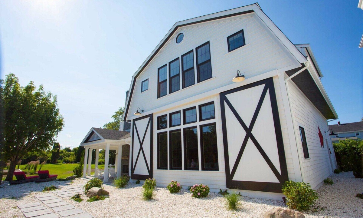 Middletown House | Spacious Compound for the Entire Family