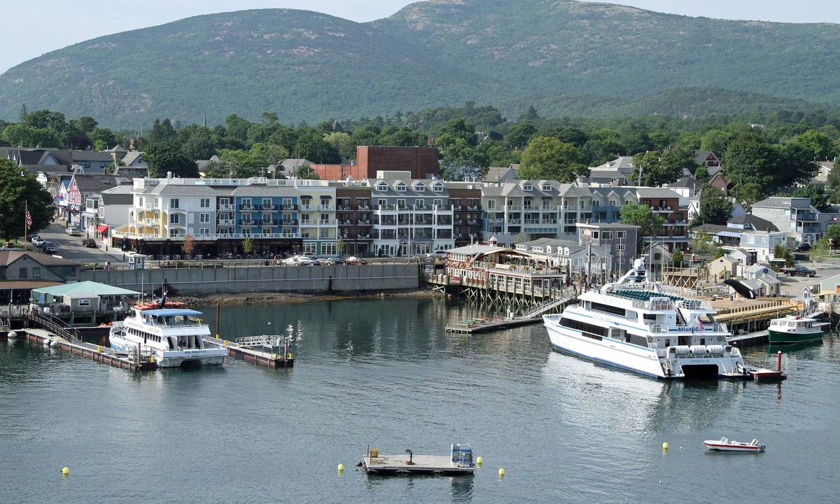 Bar Harbor Cottage | Spacious, Delightful Cottage on the West Street Waterfront near the Town Pier.