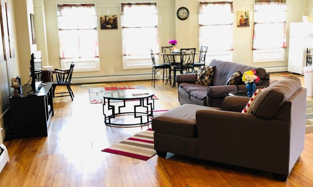 Guild Apartment | Spacious Downtown Studio | 10 Min to Sunapee