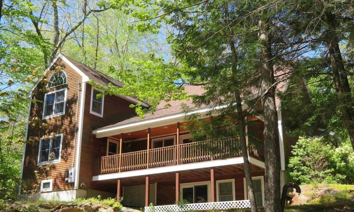 Holderness House | Spacious Family Home on Squam Lake w/Beach & Dock Access
