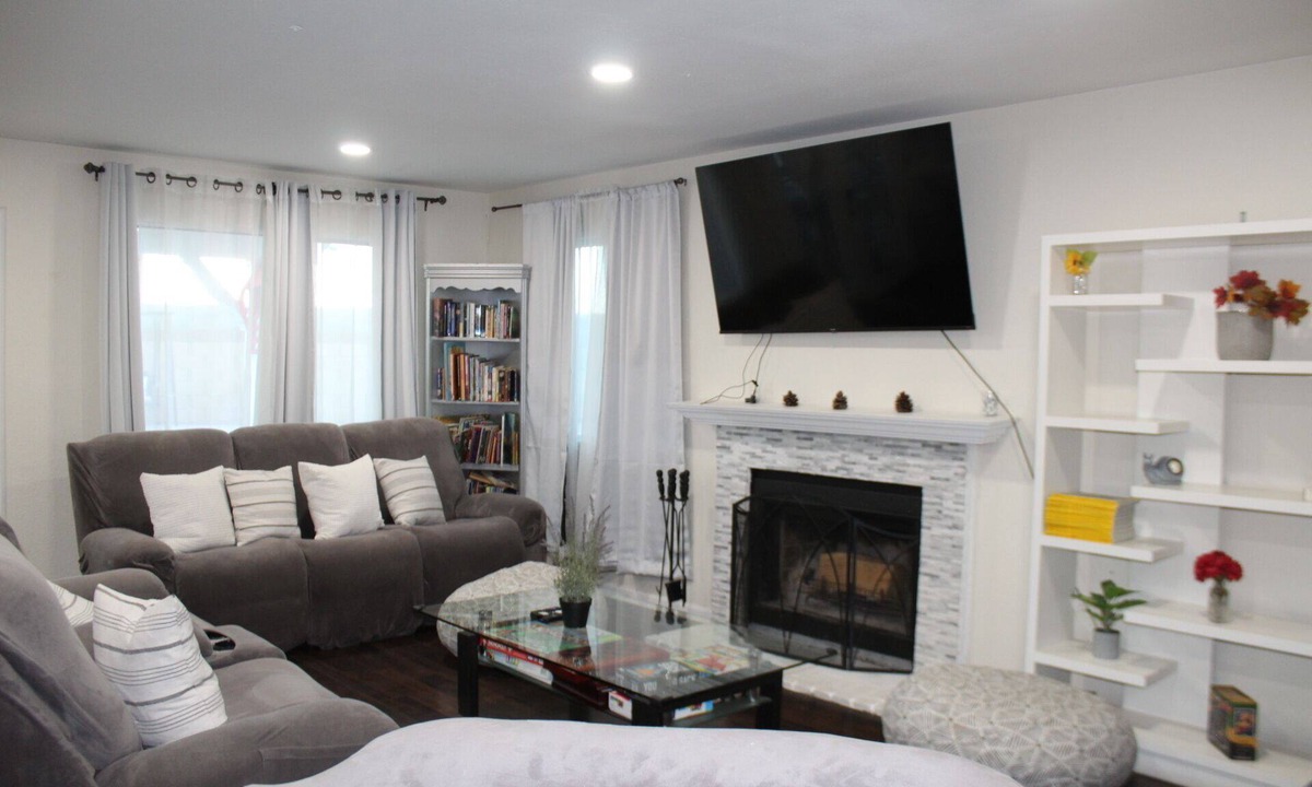 Lancaster House | Spacious Home with Backyard Basketball + Laundry
