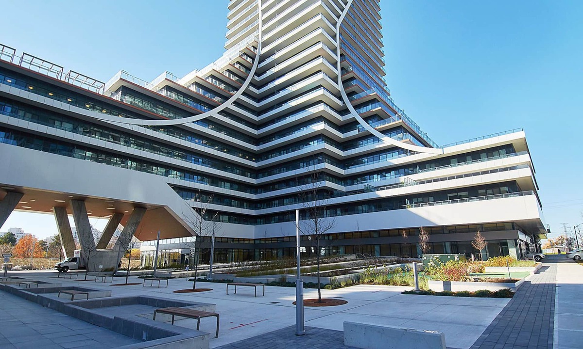 Humber Bay Shores Condo | ★Spacious Lakeview Condo Near Downtown (Sleeps 6 adults + 2 kids)★