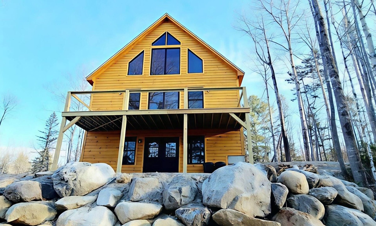 Carrabassett Valley House | Spacious Log Cabin with Mountain View