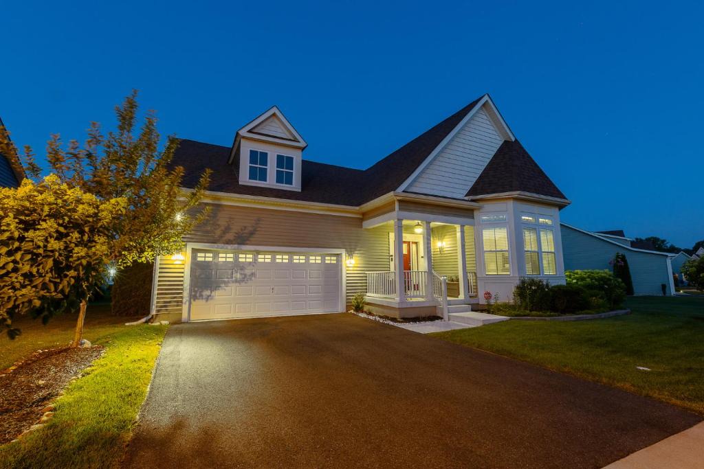 Middletown House | Spacious Middletown Family Retreat - Sleeps 8