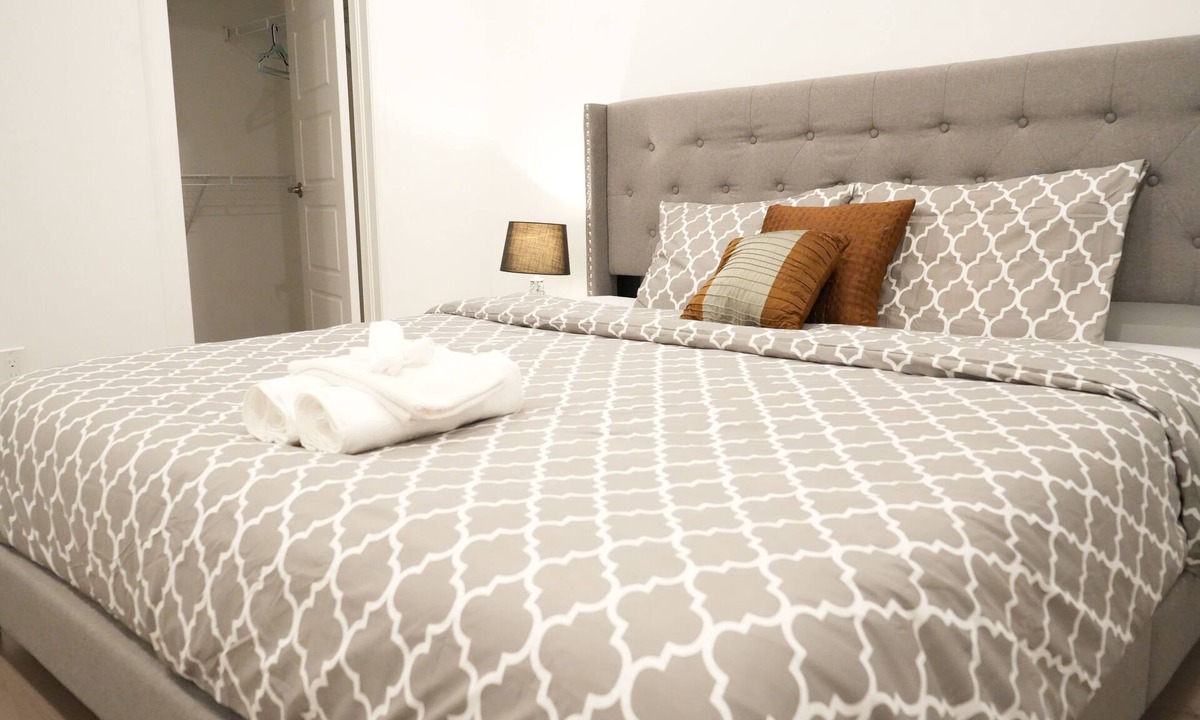 Oakville House | Spacious Oakville Getaway | Perfect for Families