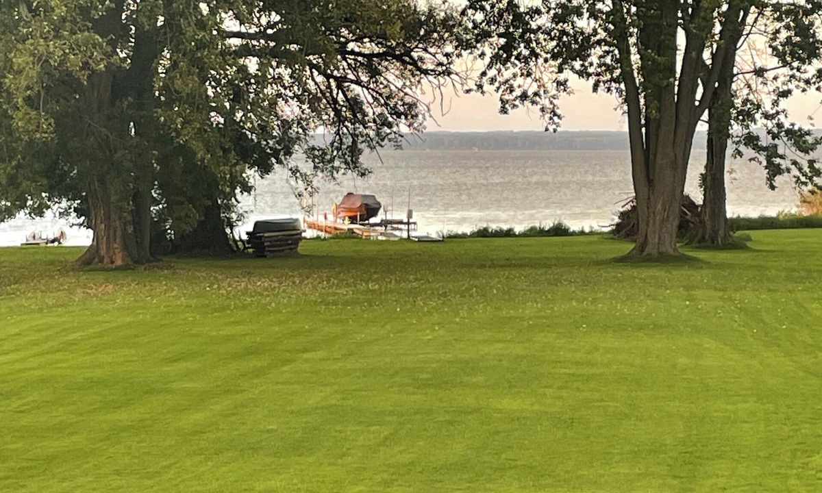 Bridgeport House | Spacious Oneida lakefront home. 6-bedroom, sleeps 12.