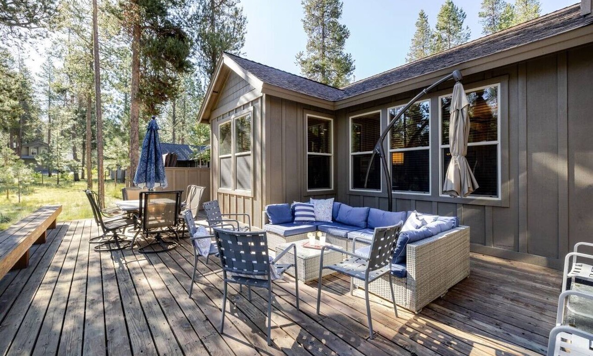 Deer Park House | Spacious Sunriver Getaway with Hot Tub and Games