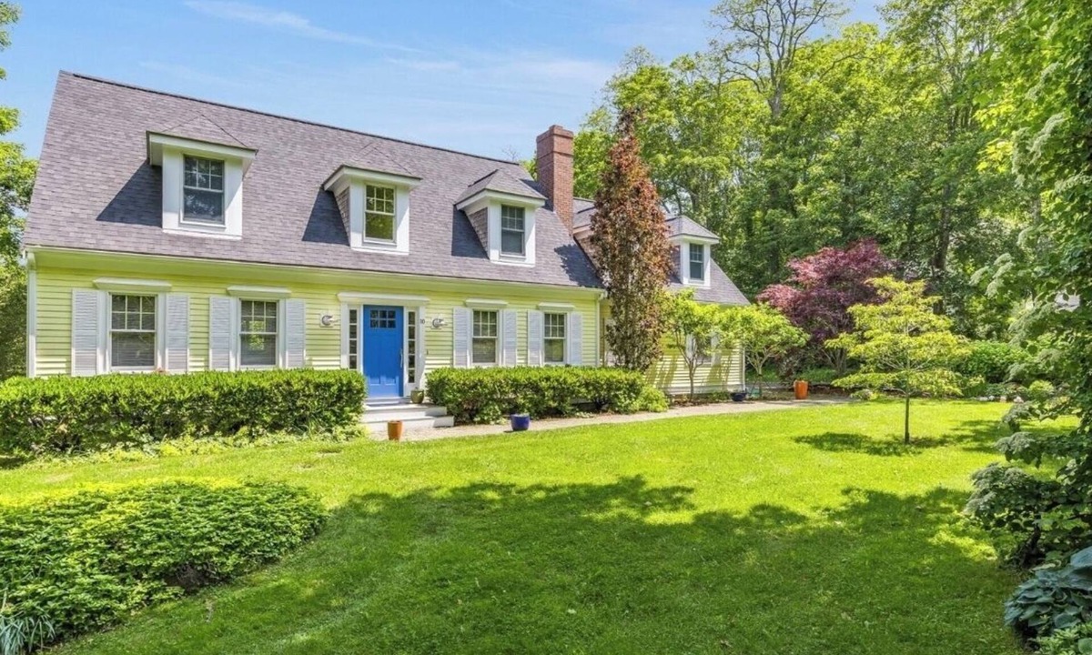 West Falmouth House | Spacious West Falmouth home with heated pool - perfect for multi-family trips!