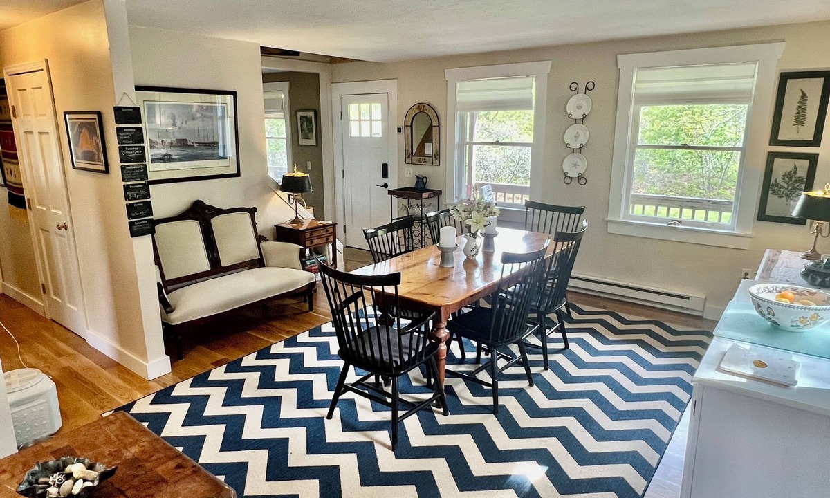 West Tisbury House | Special offer 2026 Aug 28 & Sept 4 weeks, gratis car ferry ticket and 10% off !