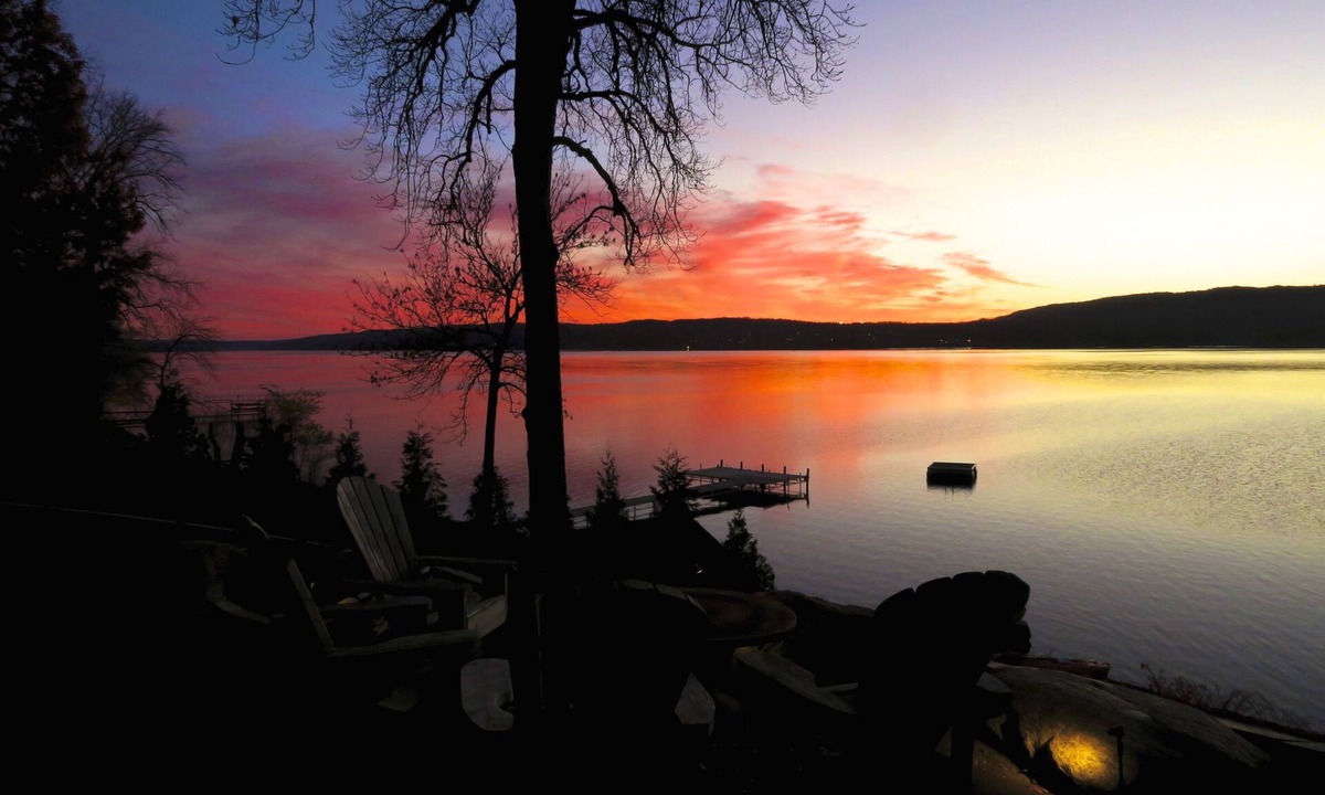 Town of Milo House | SPECTACULAR EAST-SIDE COTTAGE ON KEUKA LAKE