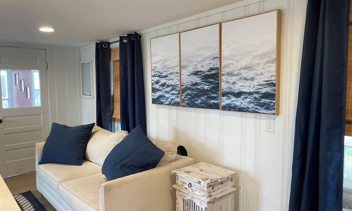 Hampton Cottage | Spectacular weather at the Beach! Book a long Labor Day weekend stay!