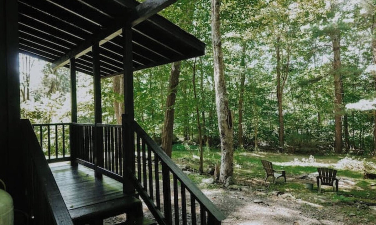 West Kill Cabin | Spring Flowers, Hikes, Fishing @ Modern Mtn. Cabin