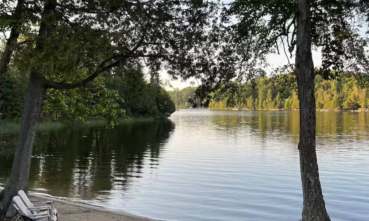 Rye Cottage | Spring Lake Chalets, Sweet Summer Retreat, Sandy Beach, Hot Tub, 3 bedrooms