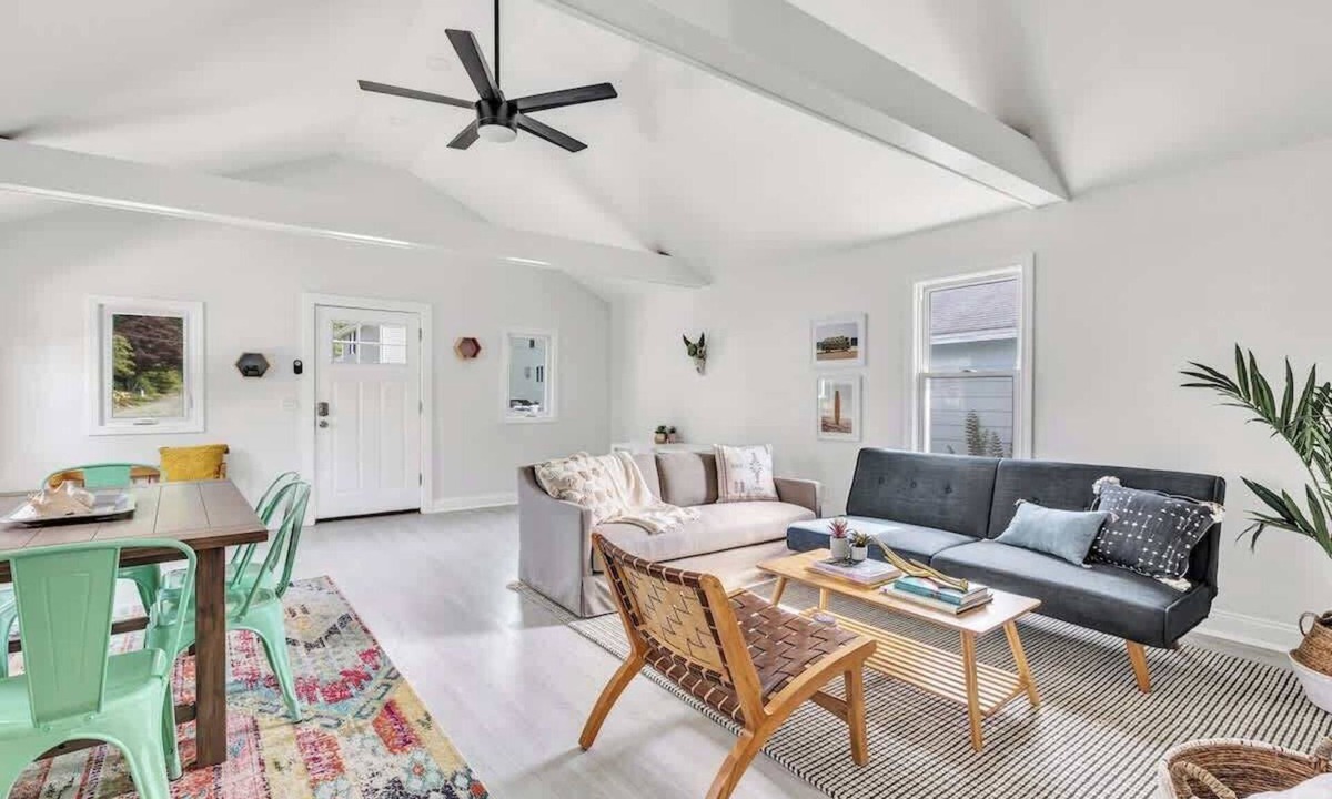 Woodmont House | Spring Sale | Cozy Bungalow | Walk2Beach| Pet| Pkg