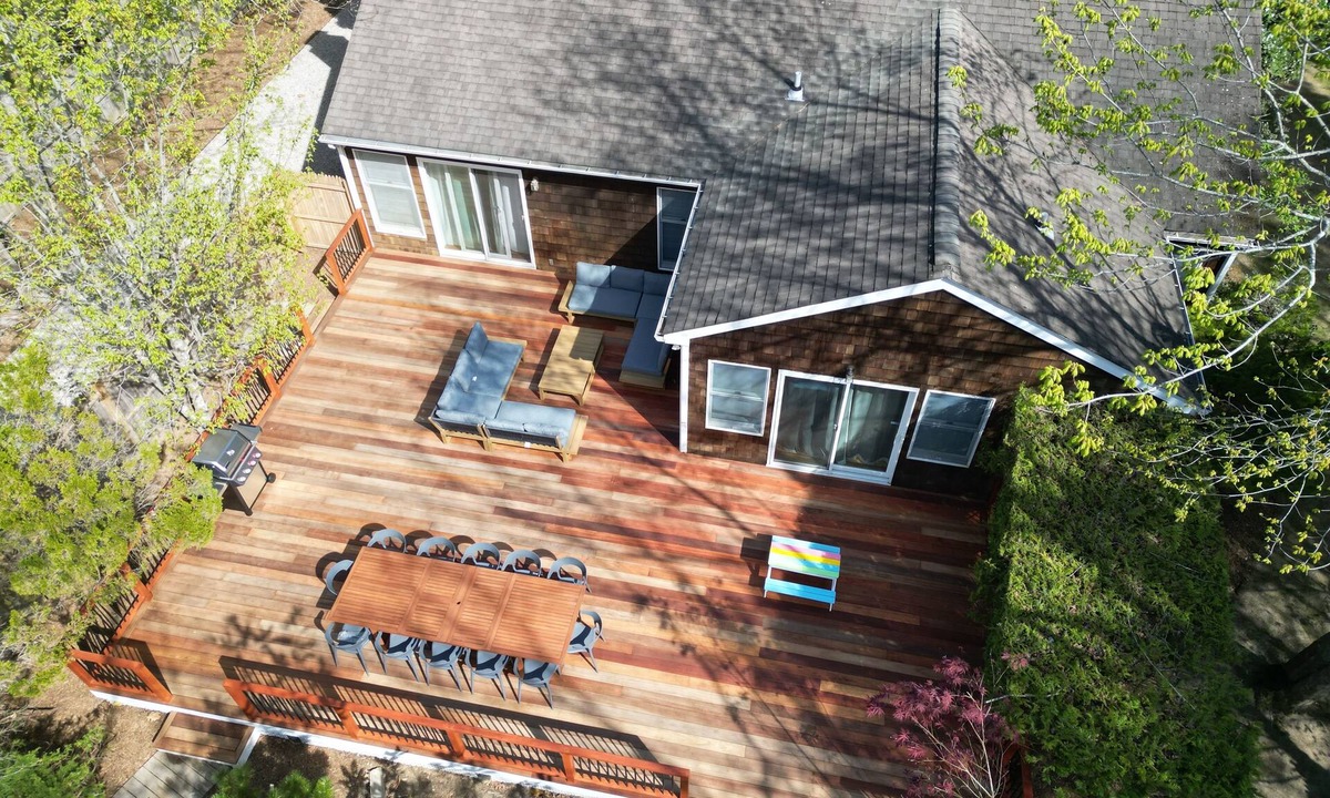 Springs House | Springs Cottage with Large Outdoor Living Space