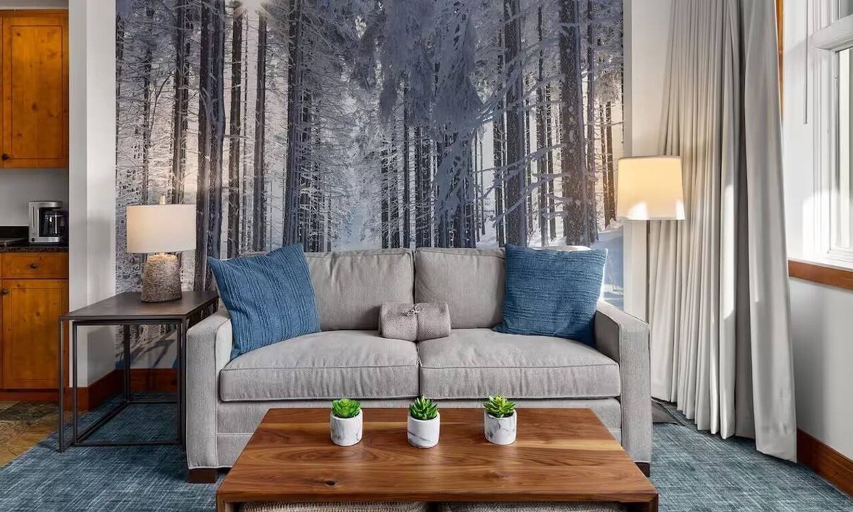 Stowe Area Hotel | Spruce Peak Lodge | One Bedroom | Tall Timbers