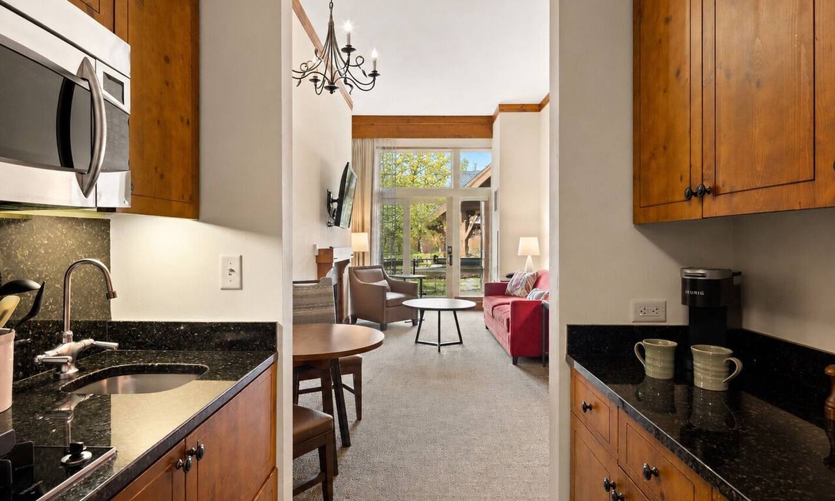 Stowe Area Condo | Spruce Peak Lodge | One Bedroom | Alpine Getaway