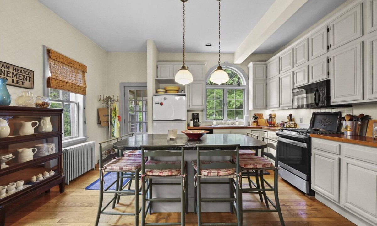 Lenox House | St Anne`s Manor | Walk to Downtown! Sleeps 8
