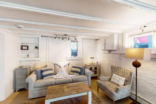 Provincetown House | Standish Place