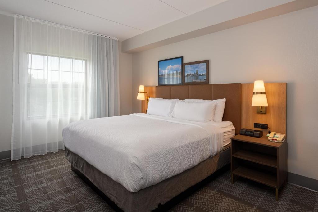 West Seneca Hotel | Staybridge Suites Buffalo by IHG