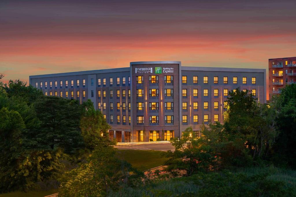 Quincy Hotel | Staybridge Suites - Quincy by IHG