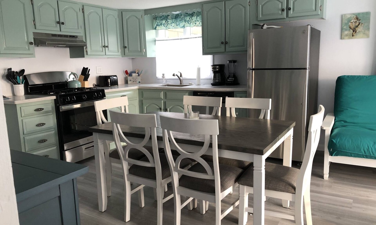 Salisbury Apartment | Steps to Beach Entrance #7, 1st floor, 2 Bedrooms, King Bed, Private deck/grill