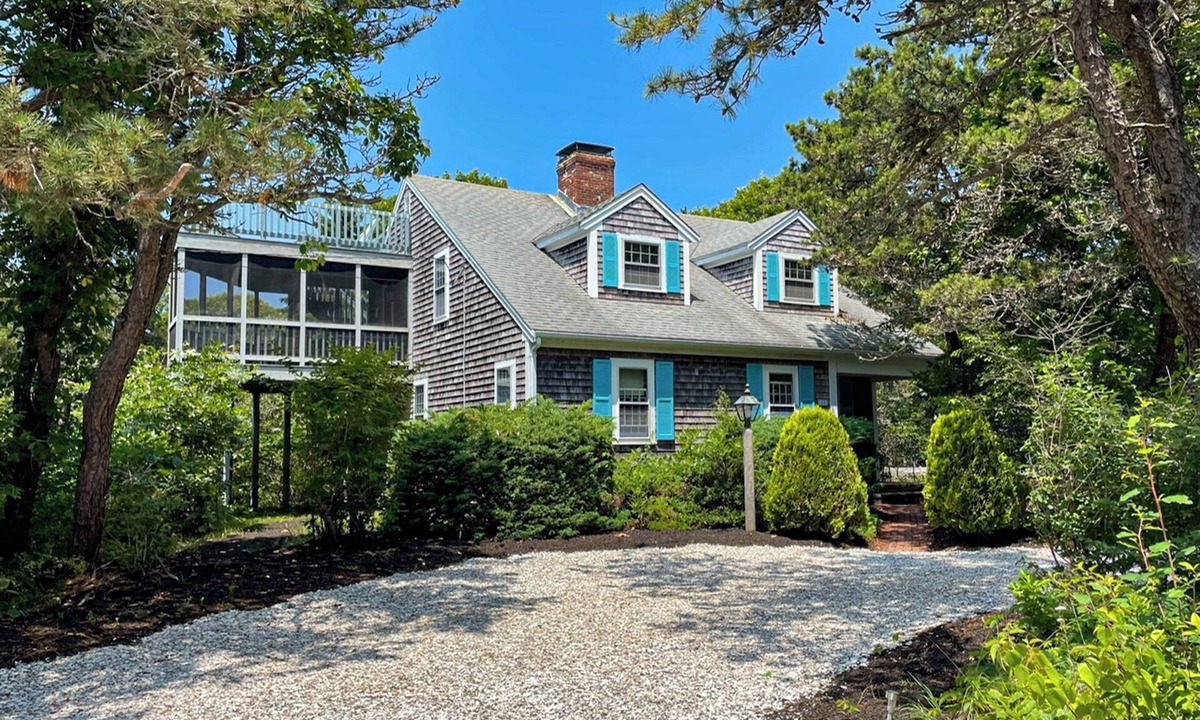 North Truro House | Steps to Beach! Group Getaway w/Cape Cod Views