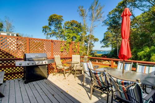 Cotuit House | Steps to Beach: Timeless Home w/Cotuit Bay View!