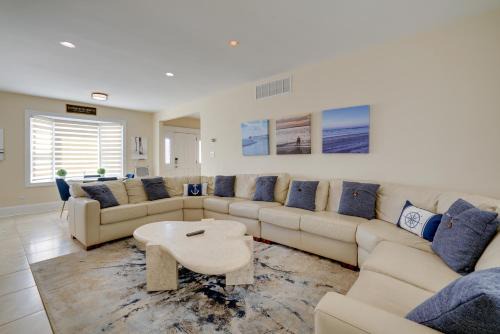 Ventnor City House | Steps to Boardwalk: Group Getaway in Ventnor City