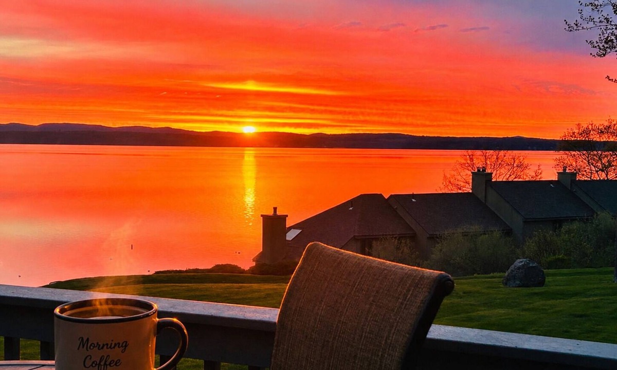 Gilford House | Steps to Lake Winni I Samoset Community l Sunrise & Sunset Views l Beach, Pool+