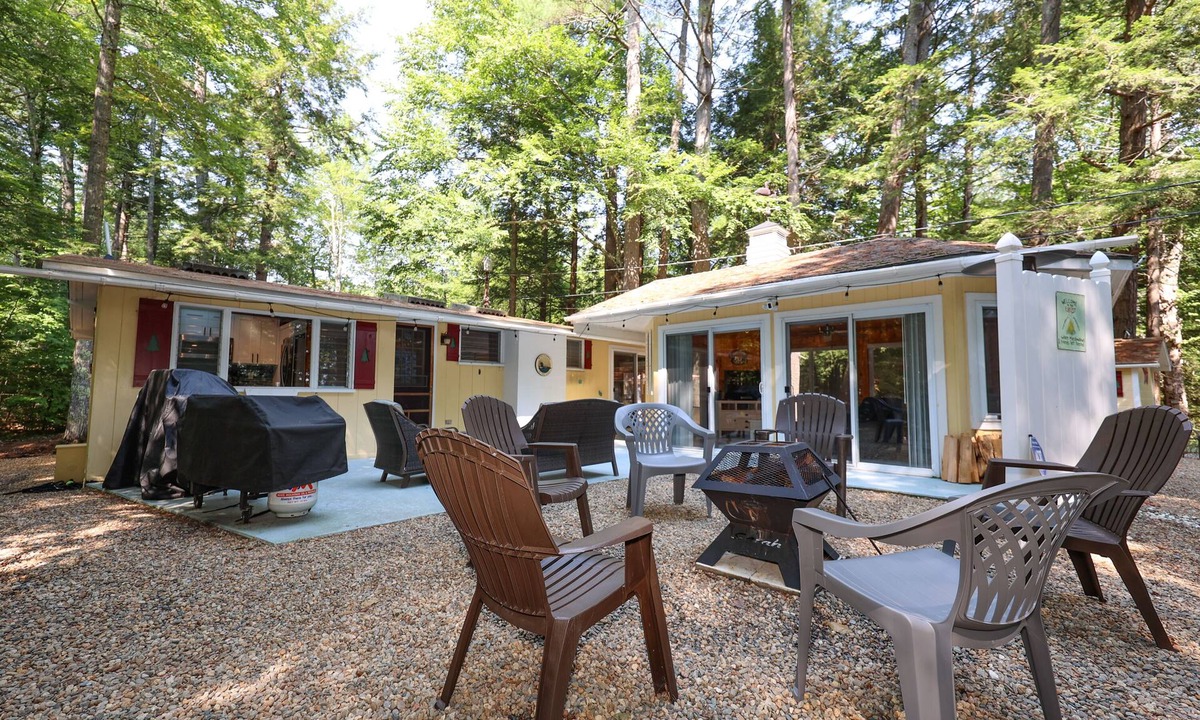 Meredith Cottage | Steps to Winnipesaukee Beach Newly Renovated Home
