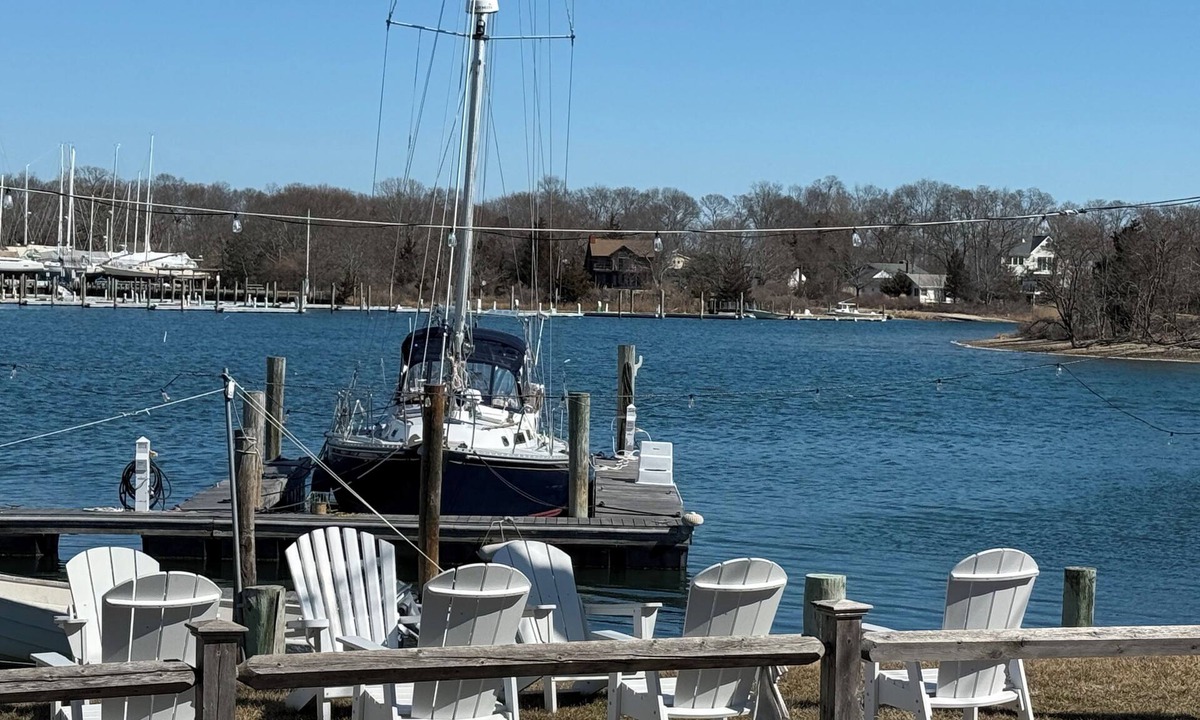 Greenport Apartment | Sterling Harbor, walking distance to the center: spacious studio for 4 people