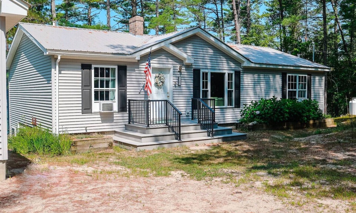 Denmark House | Still Waters on Long Pond Hiking Peaceful