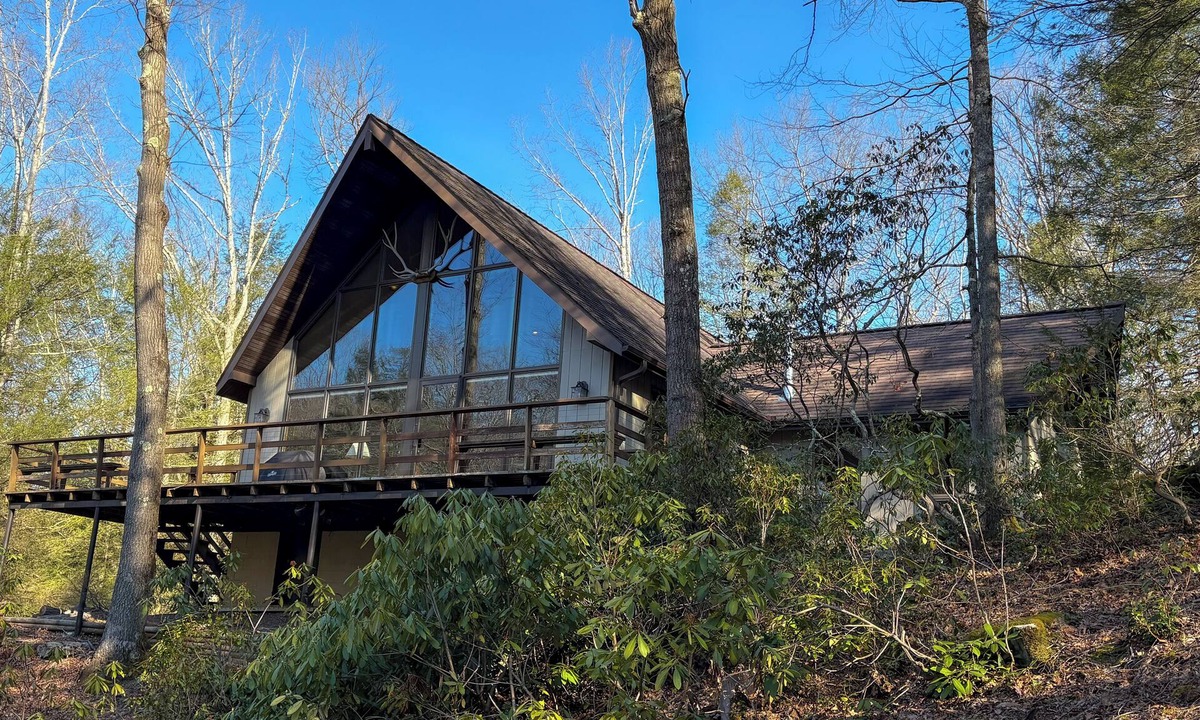 Ohiopyle Ski Chalet | Stonebrook Mountain Chalet: Stunning Beaver Creek Views Near Ohiopyle