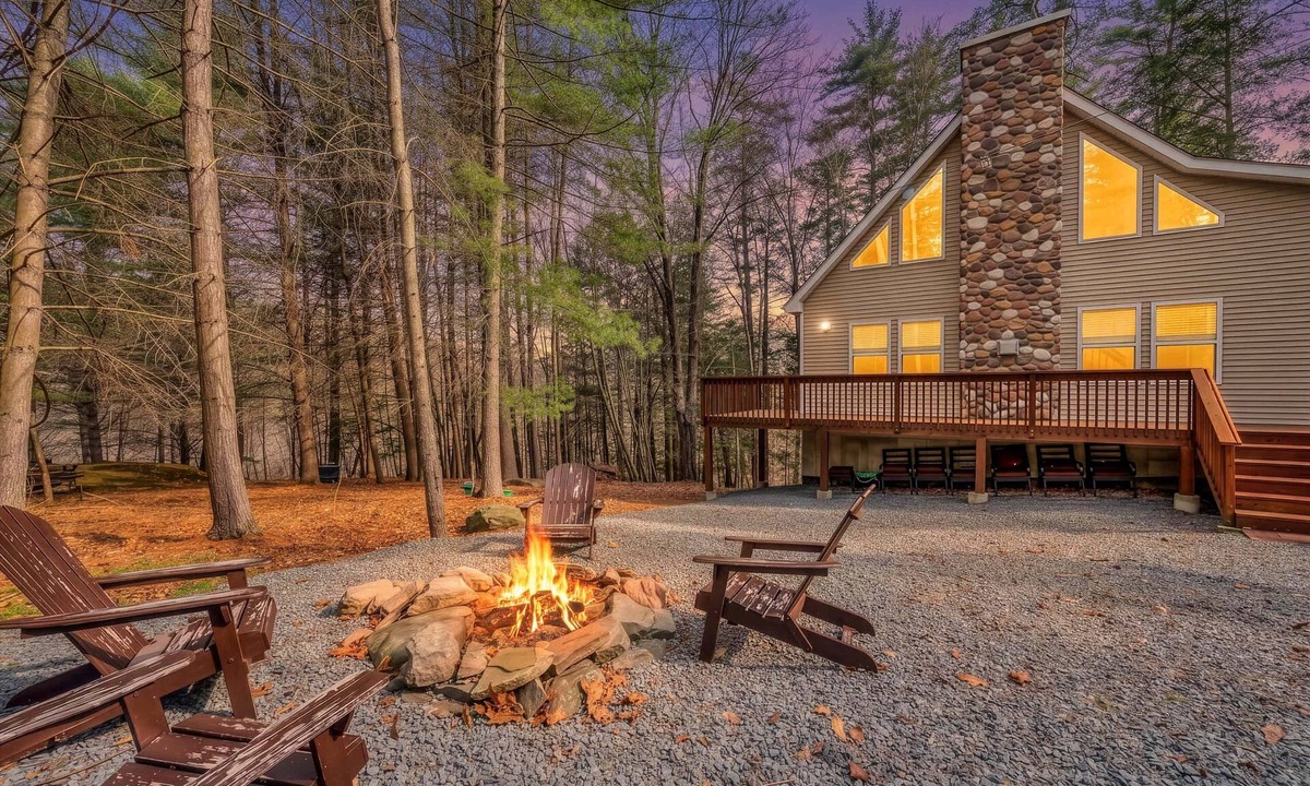 Lackawaxen House | Stonewood Retreat AC, Firepit, Pool Tble, Masthope