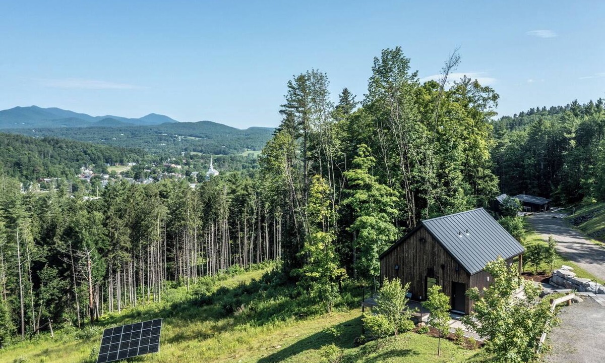 Stowe Hollow House | Stowe Getaway, Mtn Views + Ski/Bike Storage