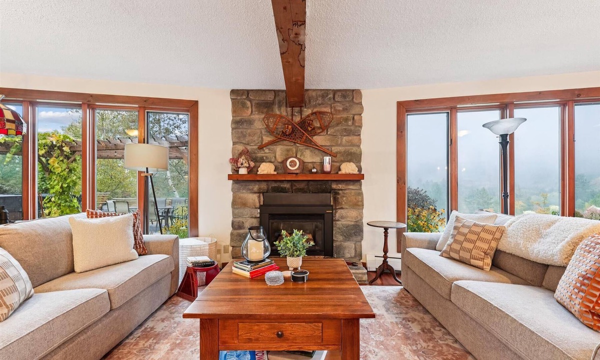 Stowe Hollow House | Stowe Hollow: 4 br, gas fireplace, pond, outdoor space & views!