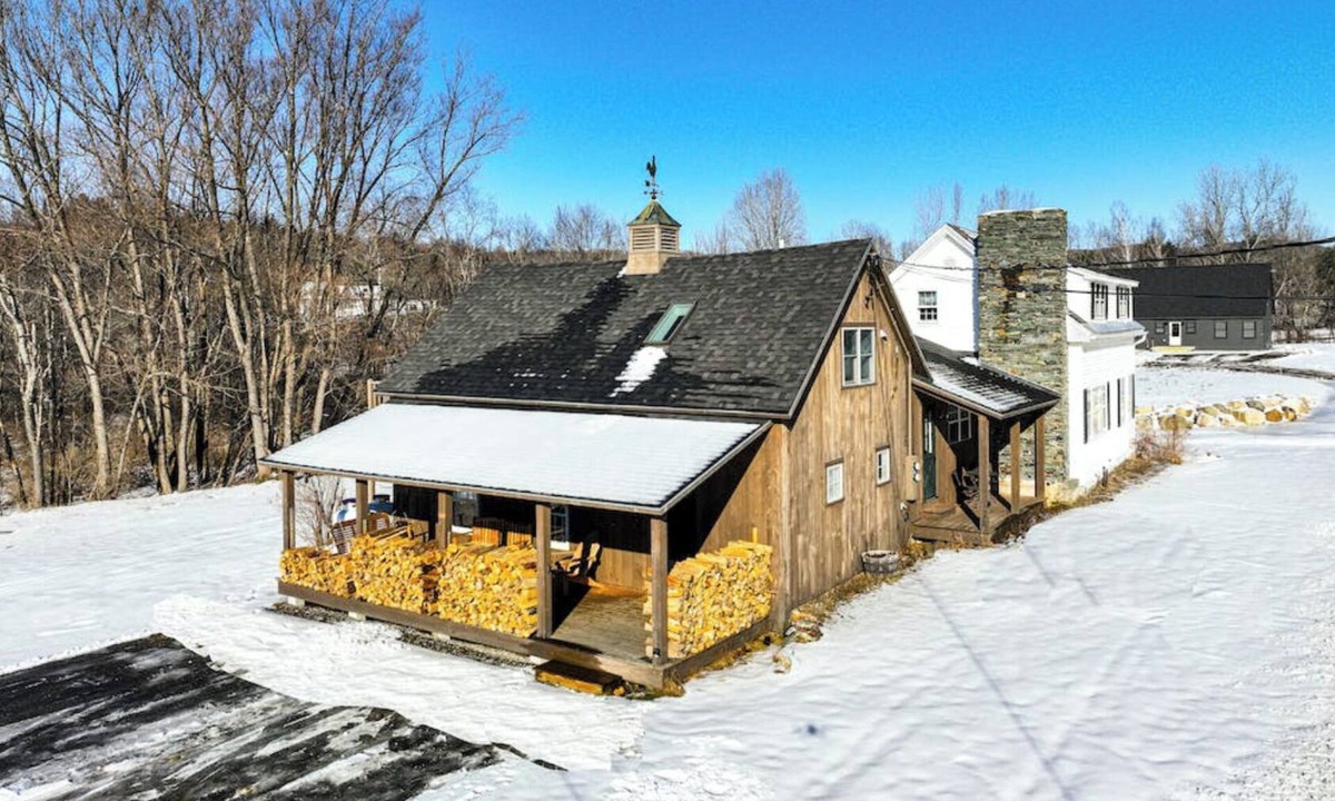 Stowe Hollow House | STOWE HOLLOW FARMHOUSE 5 BEDROOM/FIREPLACE minutes to Stowe village & mountain