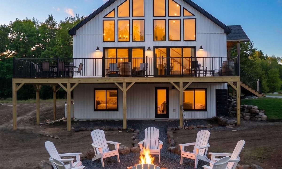 Franklin House | Stunning 5-bedroom house with AC in Franklin Perfect for visiting Downeast Maine