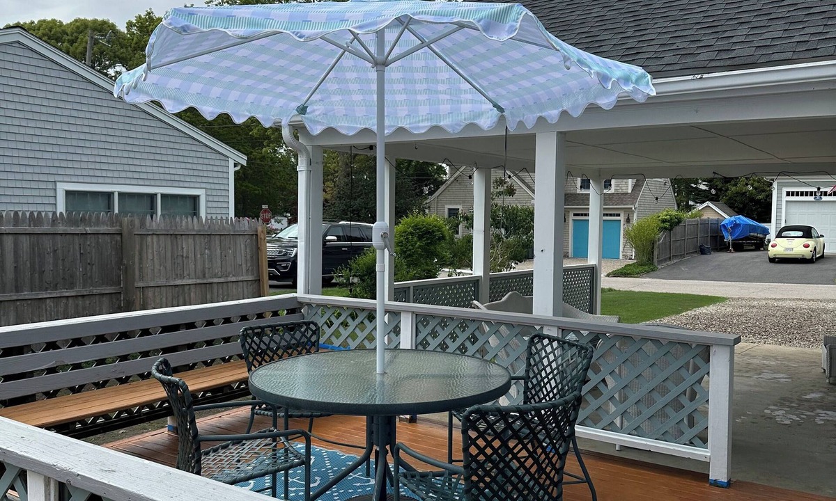 Falmouth Heights House | Stunning Family home WALK TO BEACH & Island Queen! Great for Families Sleeps 7